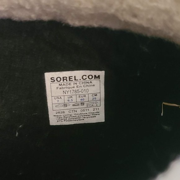 Girl's Sorel Boots, Size 7 - Picture 8 of 8